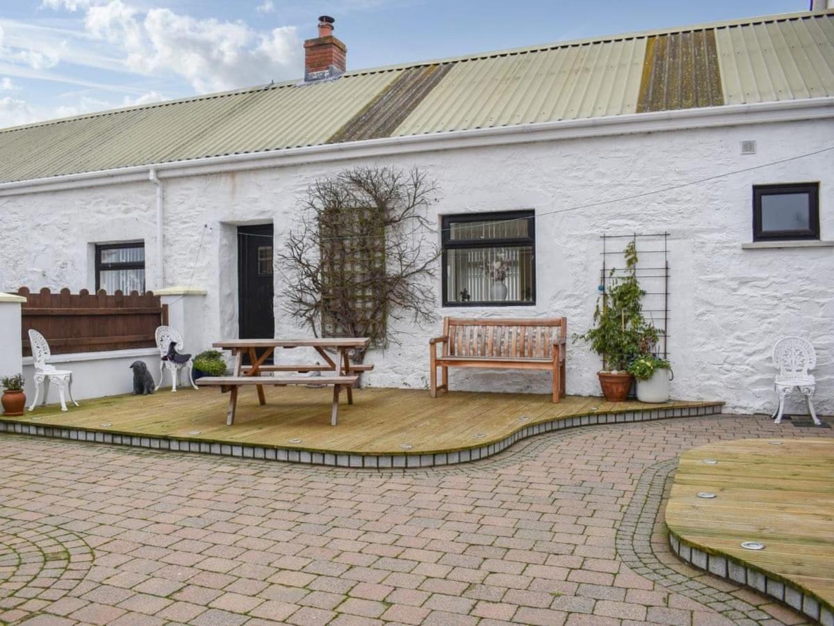 Rose Cottage Captivating 1-Bed Cottage In Bangor エクステリア 写真
