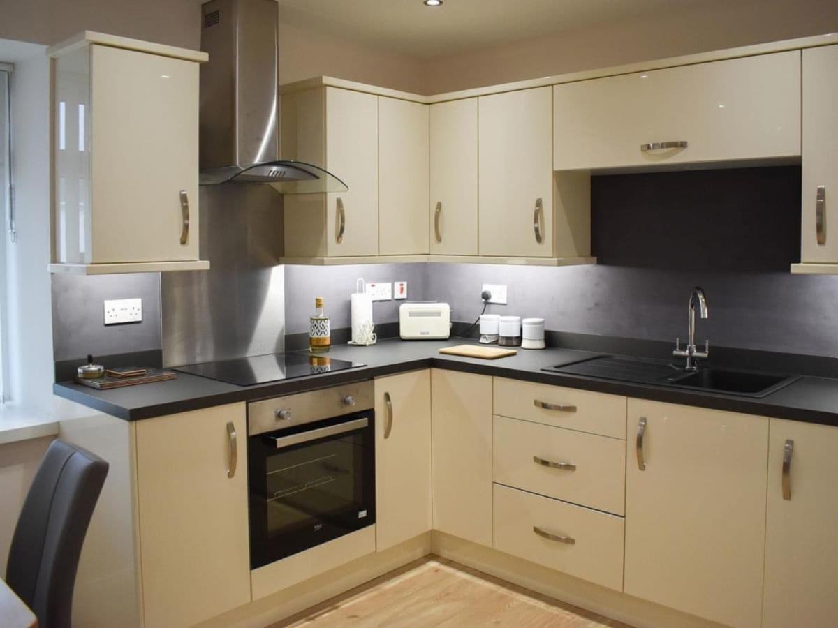 Rose Cottage Captivating 1-Bed Cottage In Bangor エクステリア 写真