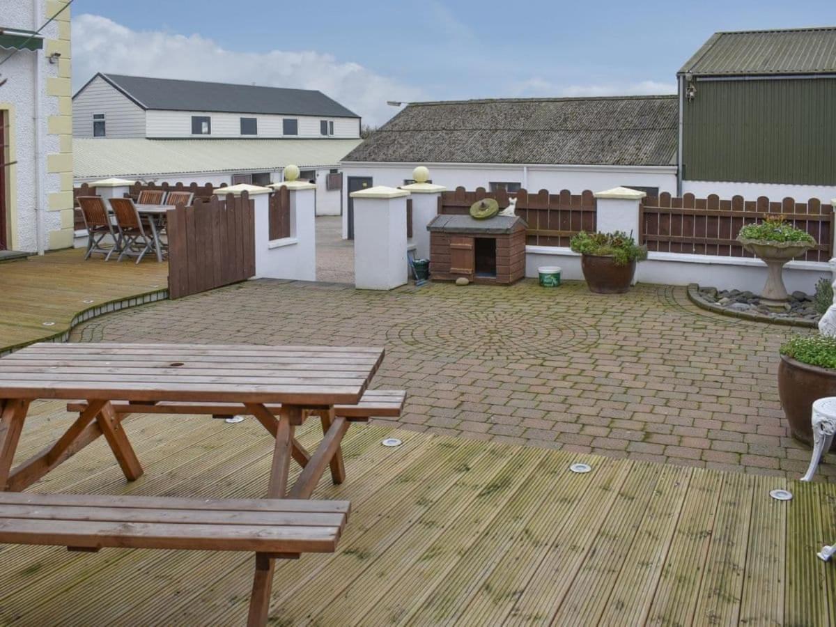 Rose Cottage Captivating 1-Bed Cottage In Bangor エクステリア 写真